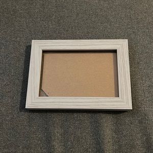 4x6” white wooden frame
